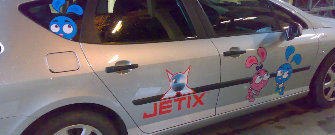 Bilreklame til Jetix, printet og konturskåret