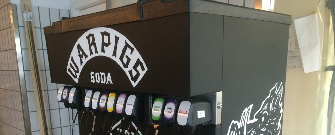 Folieindpakning af Warpigs sodavands automat